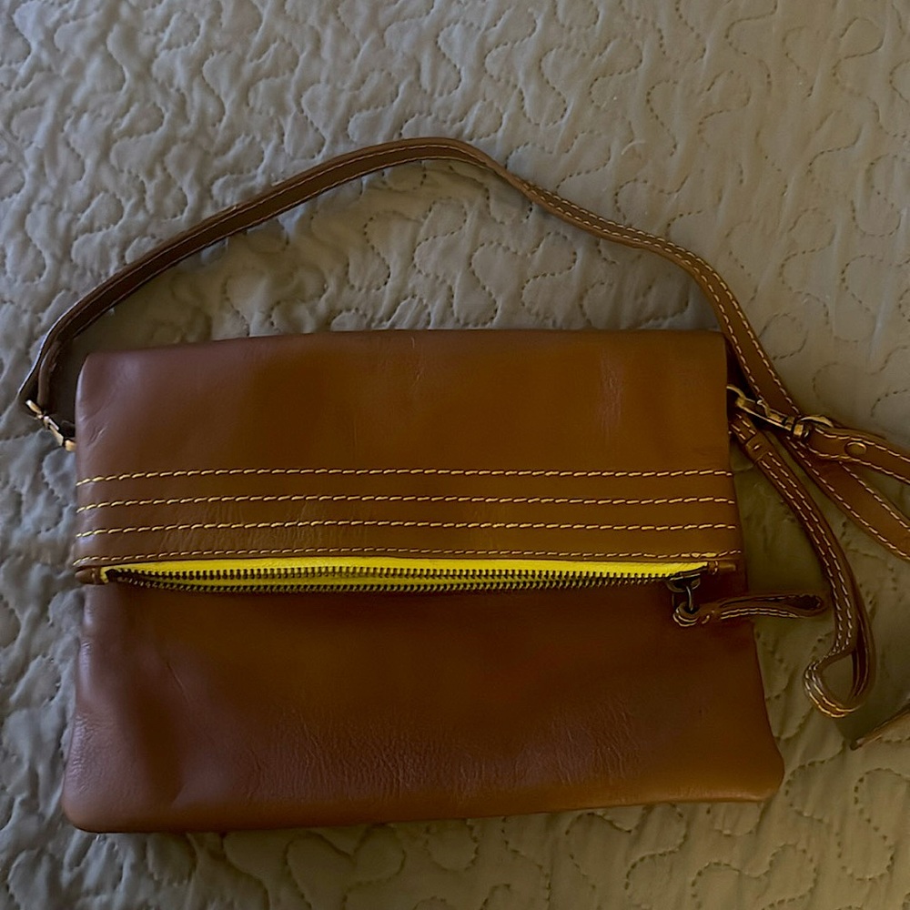 BODEN LEATHER CROSSBODY SHOULDER BAG PURSE WRISTLET CLUTCH BROWN LIME STITCHING